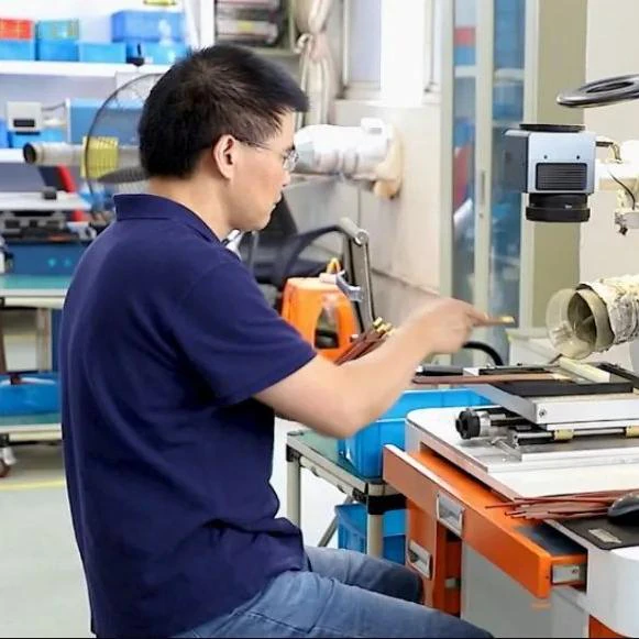 Cold-pressed card sample preparation and workstation inspection